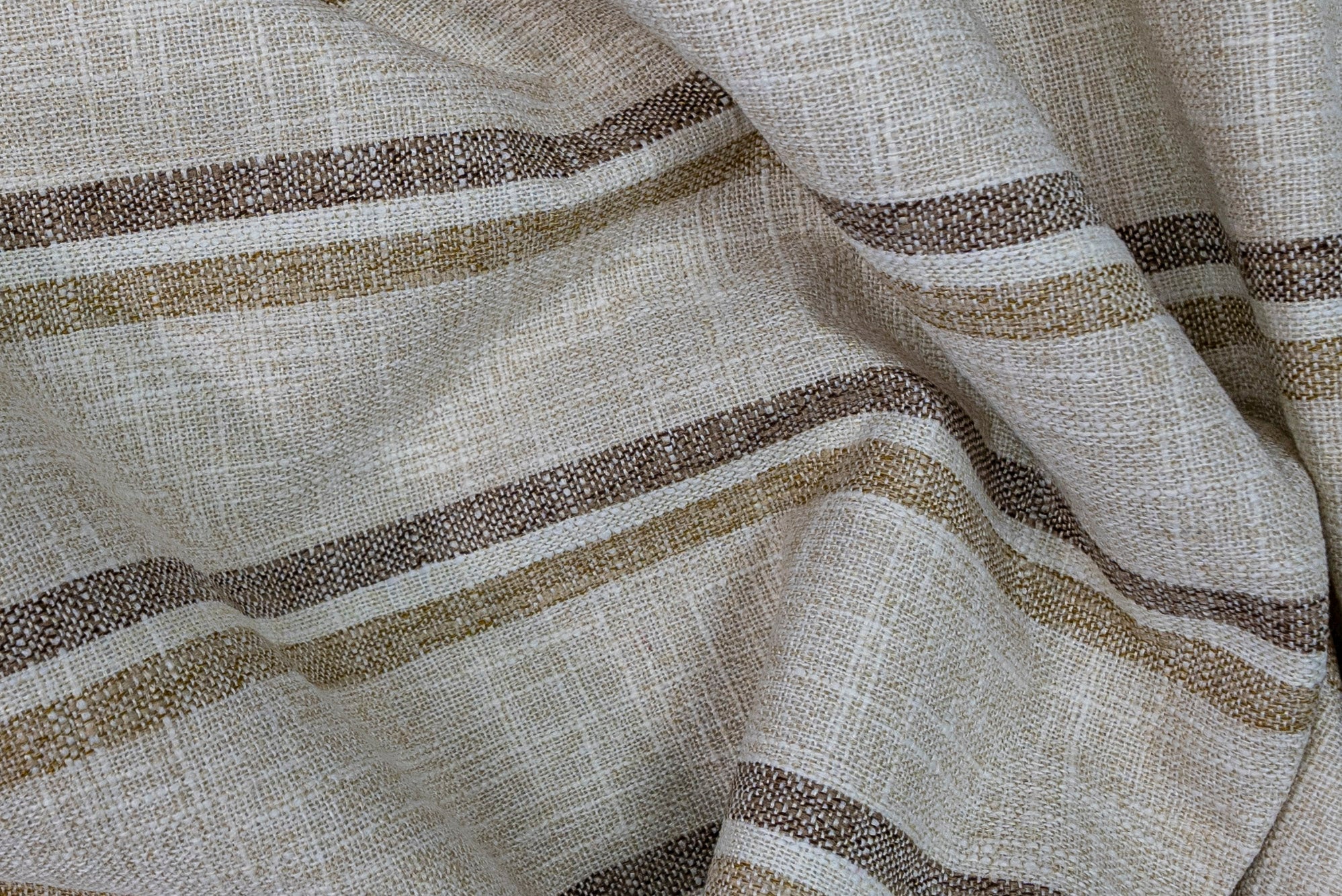 Tela Tapiz Crudo con Líneas Café - Ancho 1.4m
