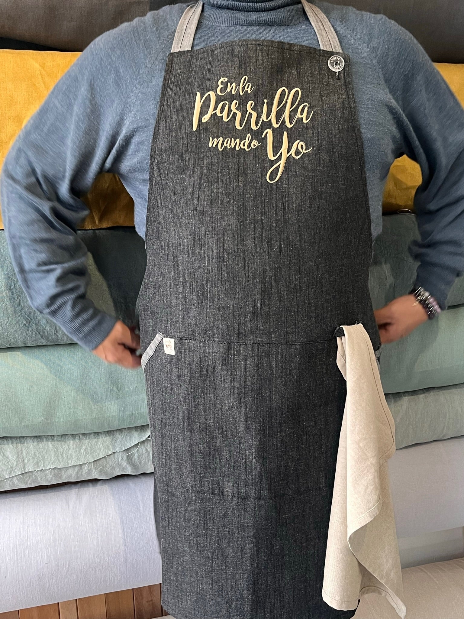 Delantal de mezclilla para papás parrilleros