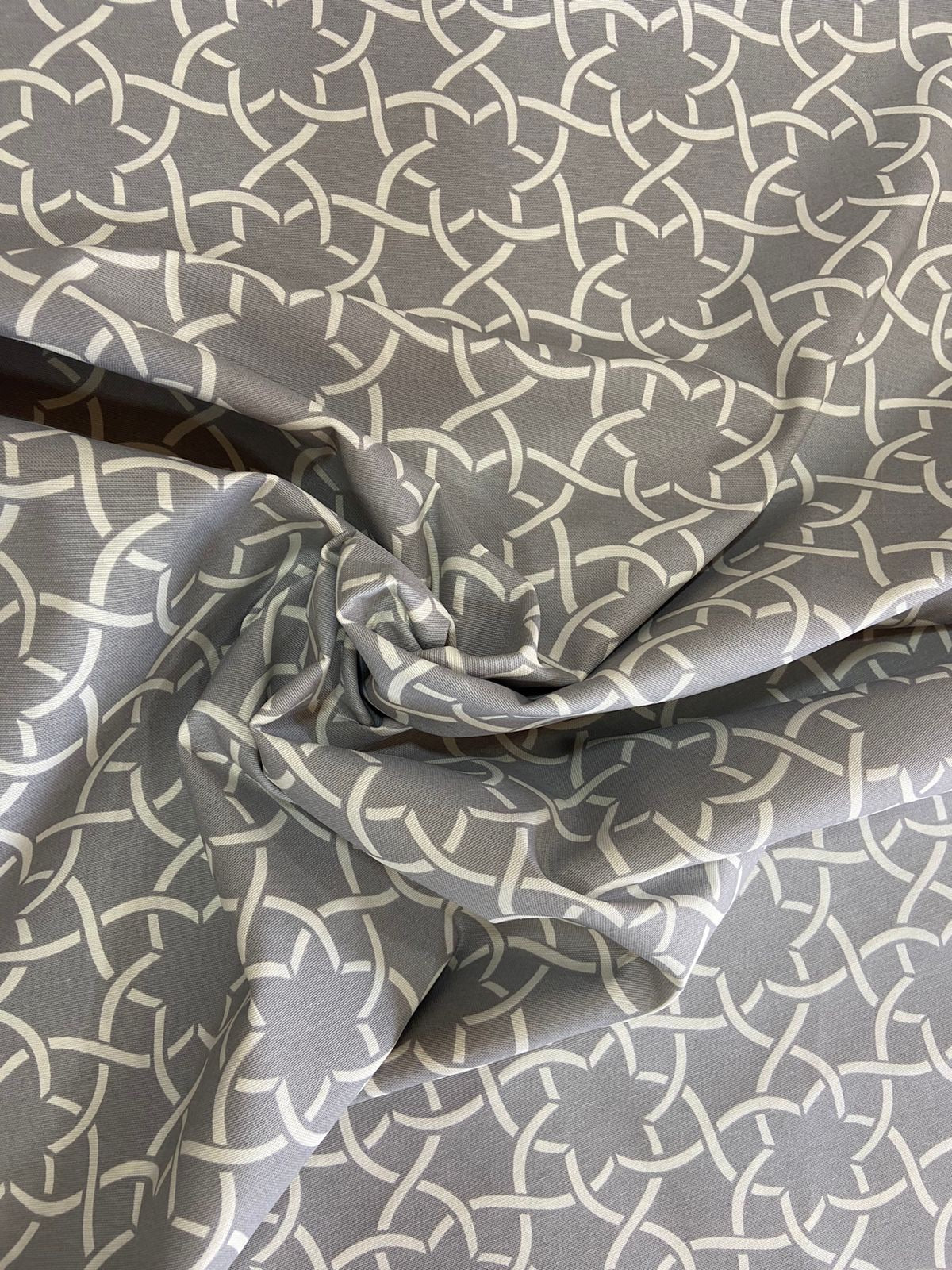 Tela Antimancha Art deco gris 1.8m de Ancho