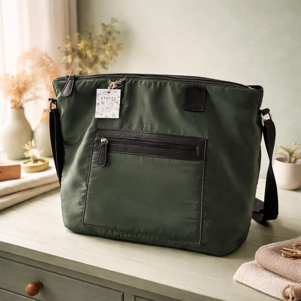 Bolso tote de tela acolchada con bolsillo frontal