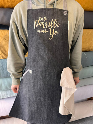 Delantal de mezclilla para papás parrilleros
