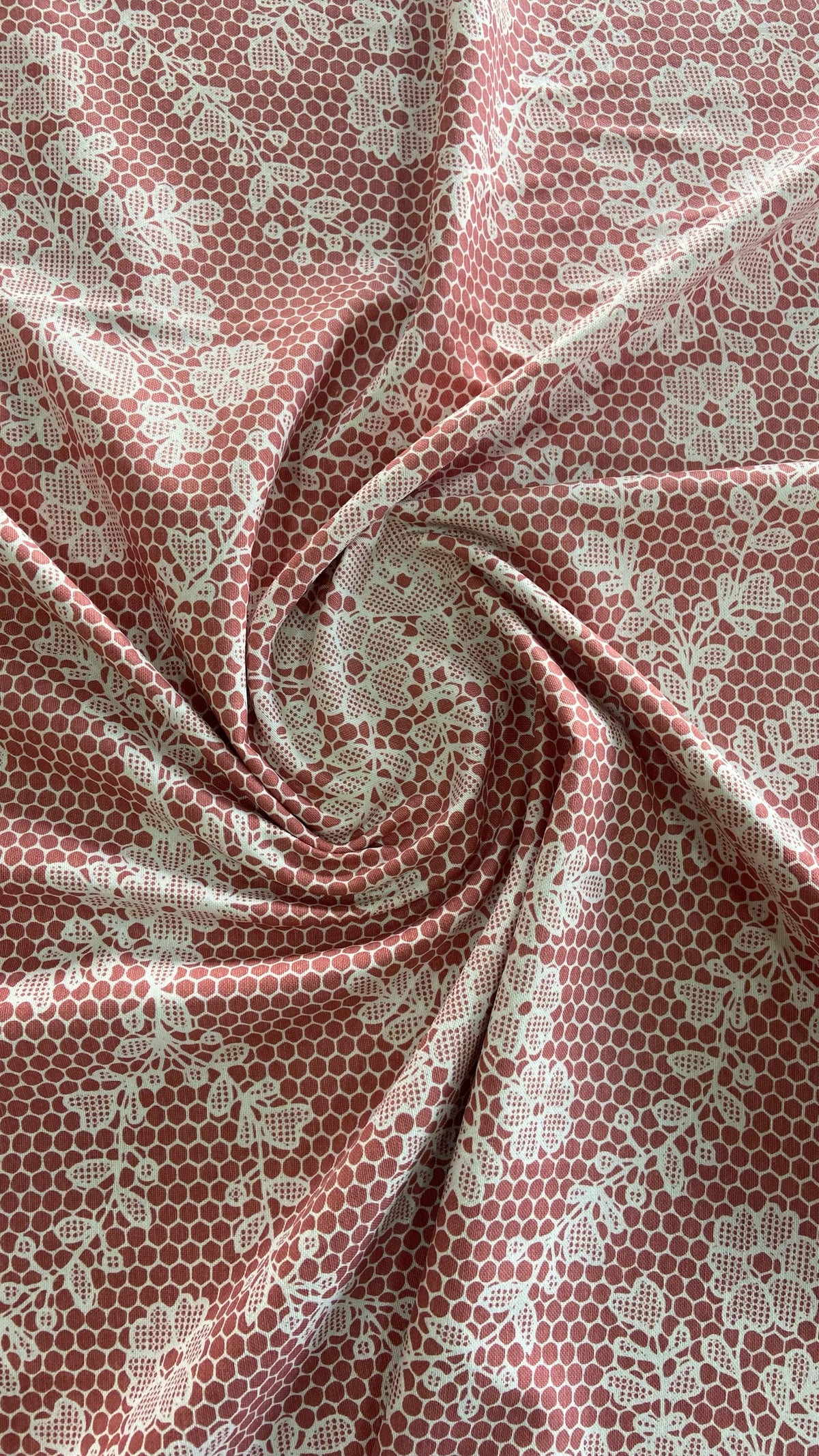 Mantel a Medida | Lona Ikea Encaje Floral Rojo Teja (30% OFF)